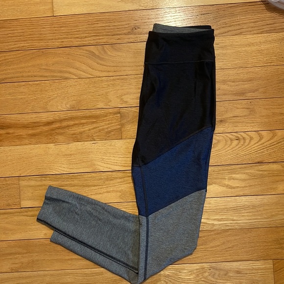 Outdoor voices black/navy/graphite color block MATCHING SET - Picture 3 of 8